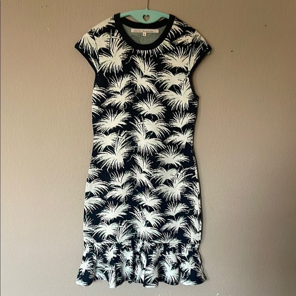 Dark Blue, Green, and White Sheath Dress with Cap Sleeves - Picture 9 of 10